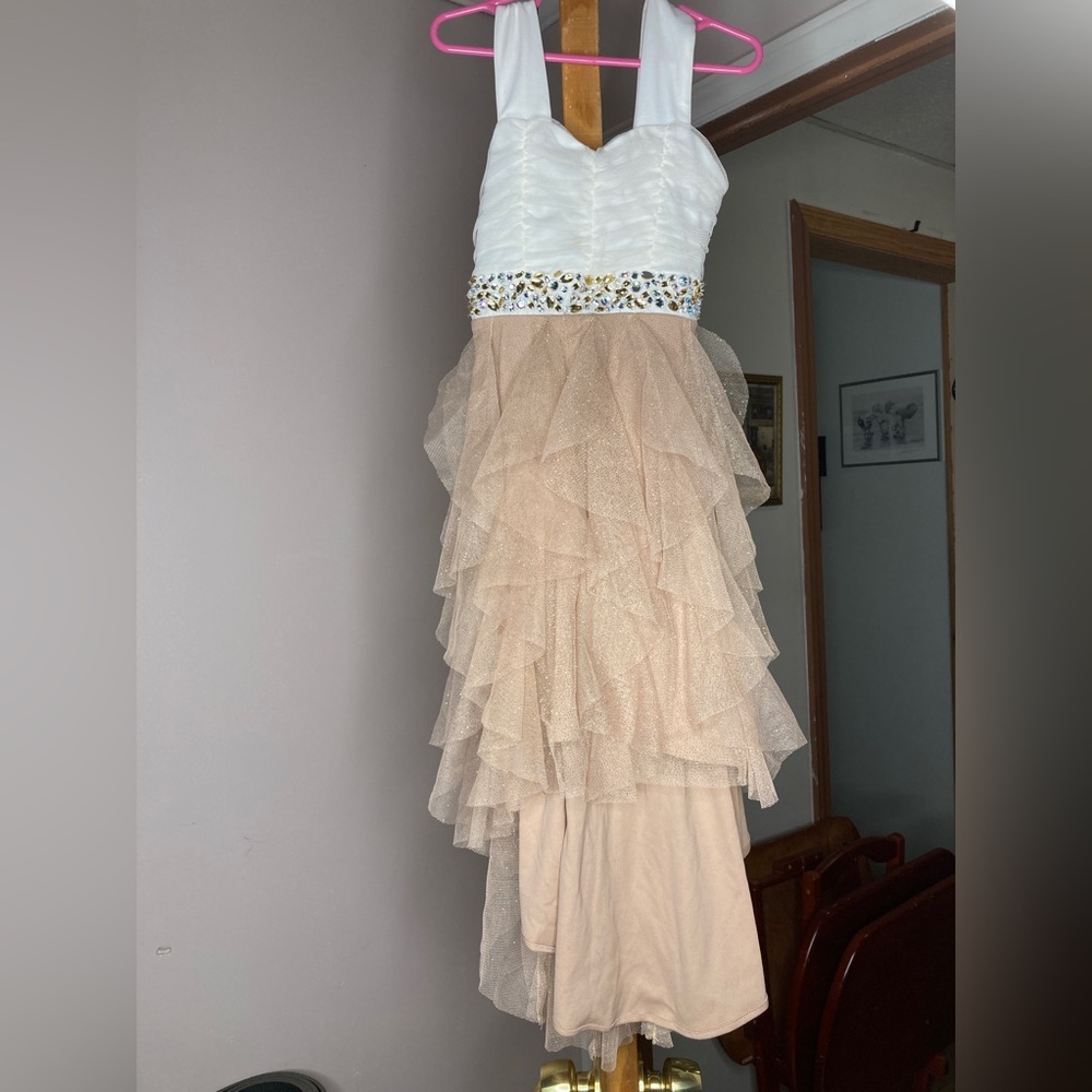 Formal tween diva dress. Size7. Tulle and sequins. Slight tear in one tulle.